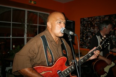 AWEK 075