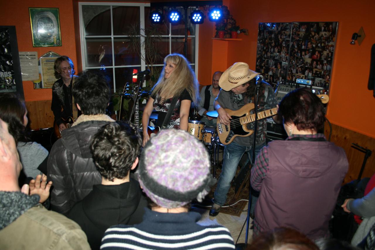 LIANE EDWARDS 050