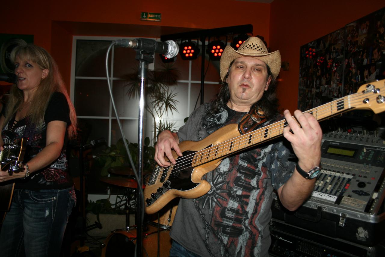 LIANE EDWARDS 059